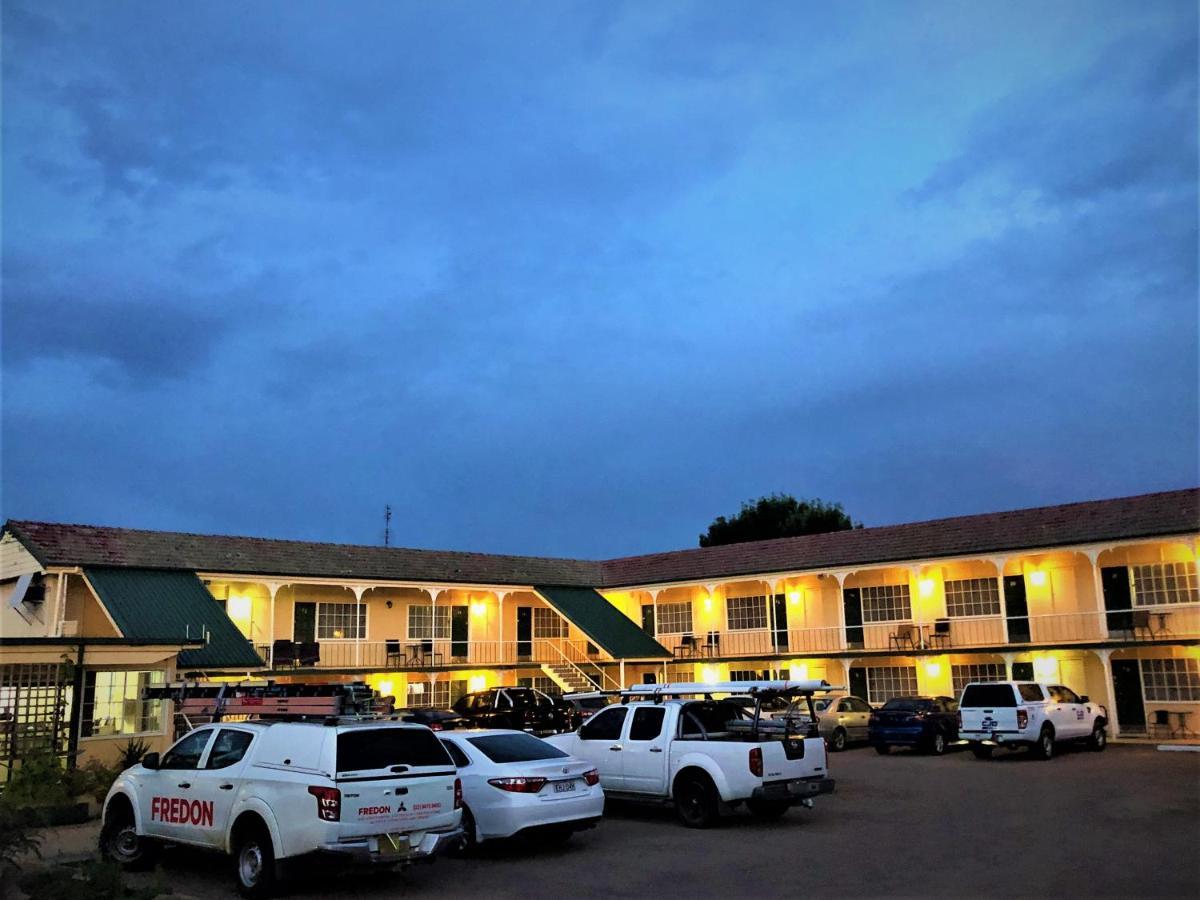 Bradman Motor Inn Cootamundra Extérieur photo