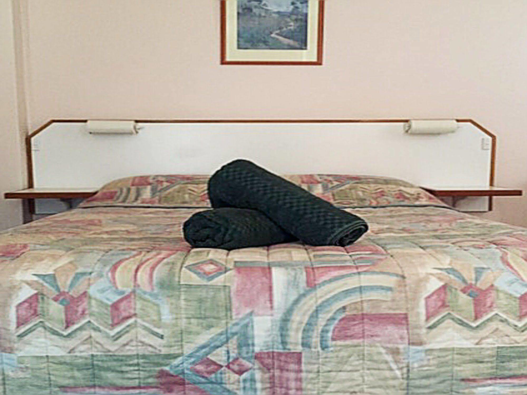 Bradman Motor Inn Cootamundra Extérieur photo